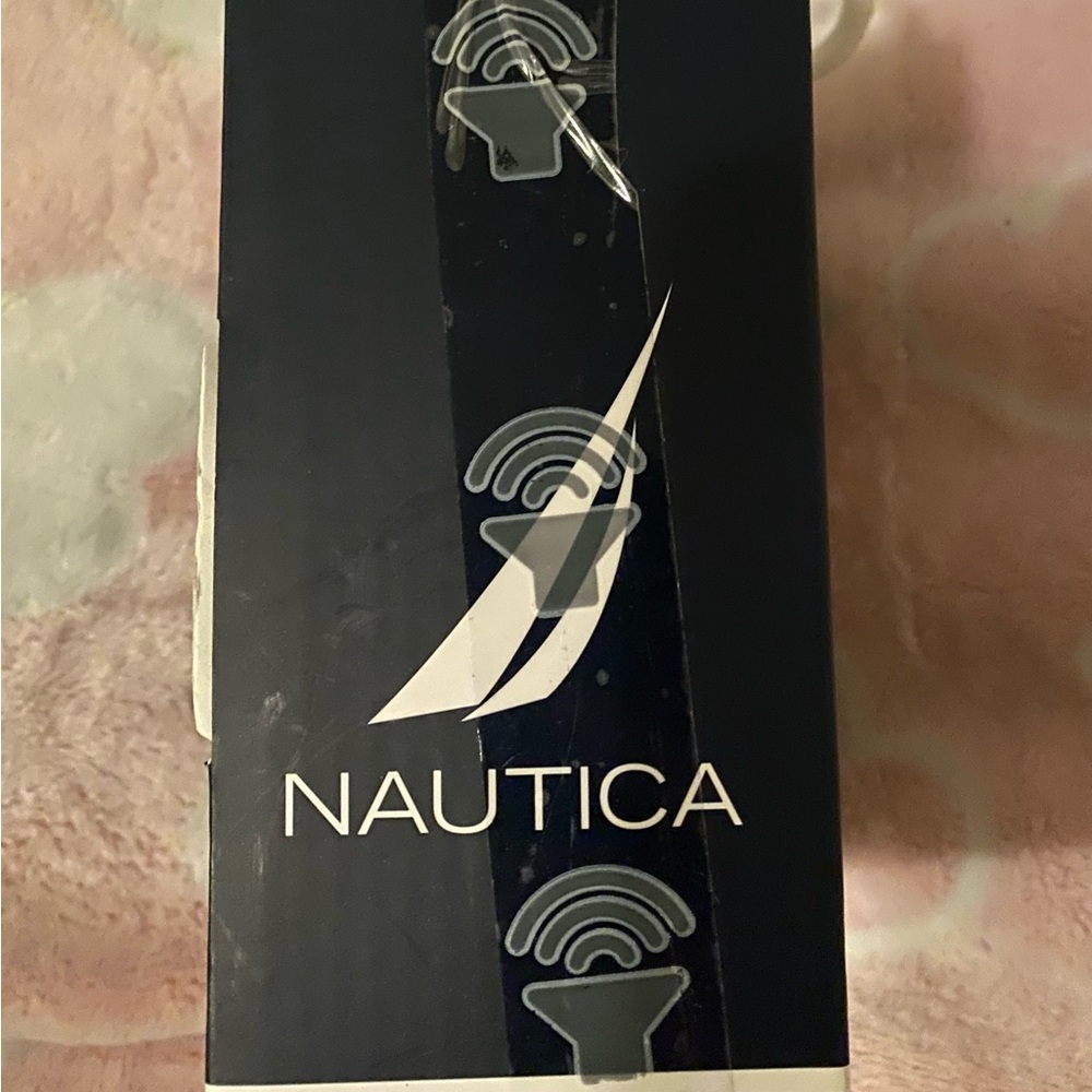 Nautica - Picture 2 of 4